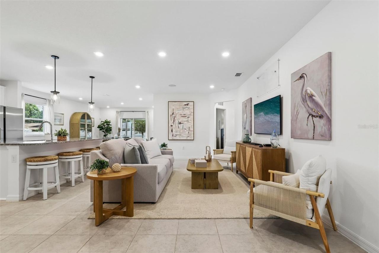 Photo 11 of 20: Model home - actual features may vary.