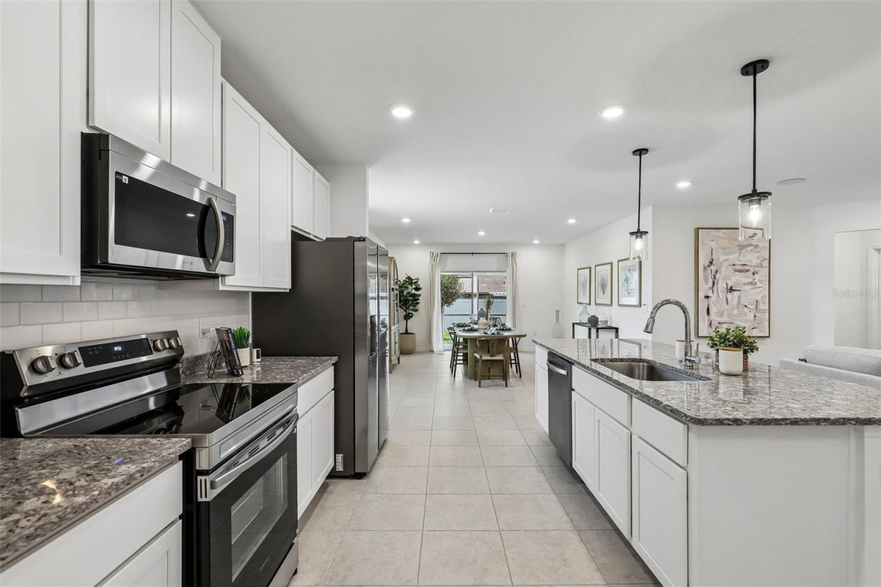 Photo 10 of 20: Model home - actual features may vary.