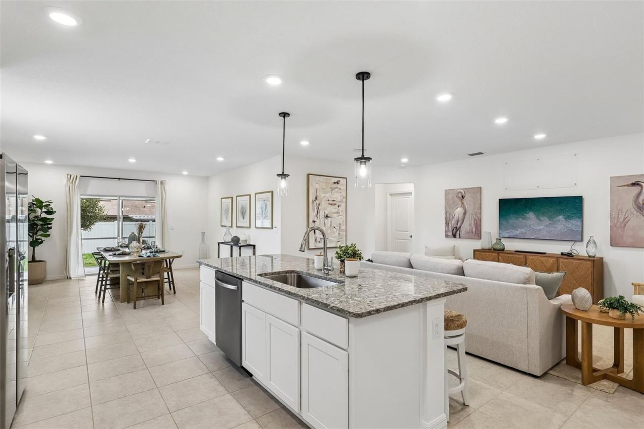 Photo 9 of 20: Model home - actual features may vary.