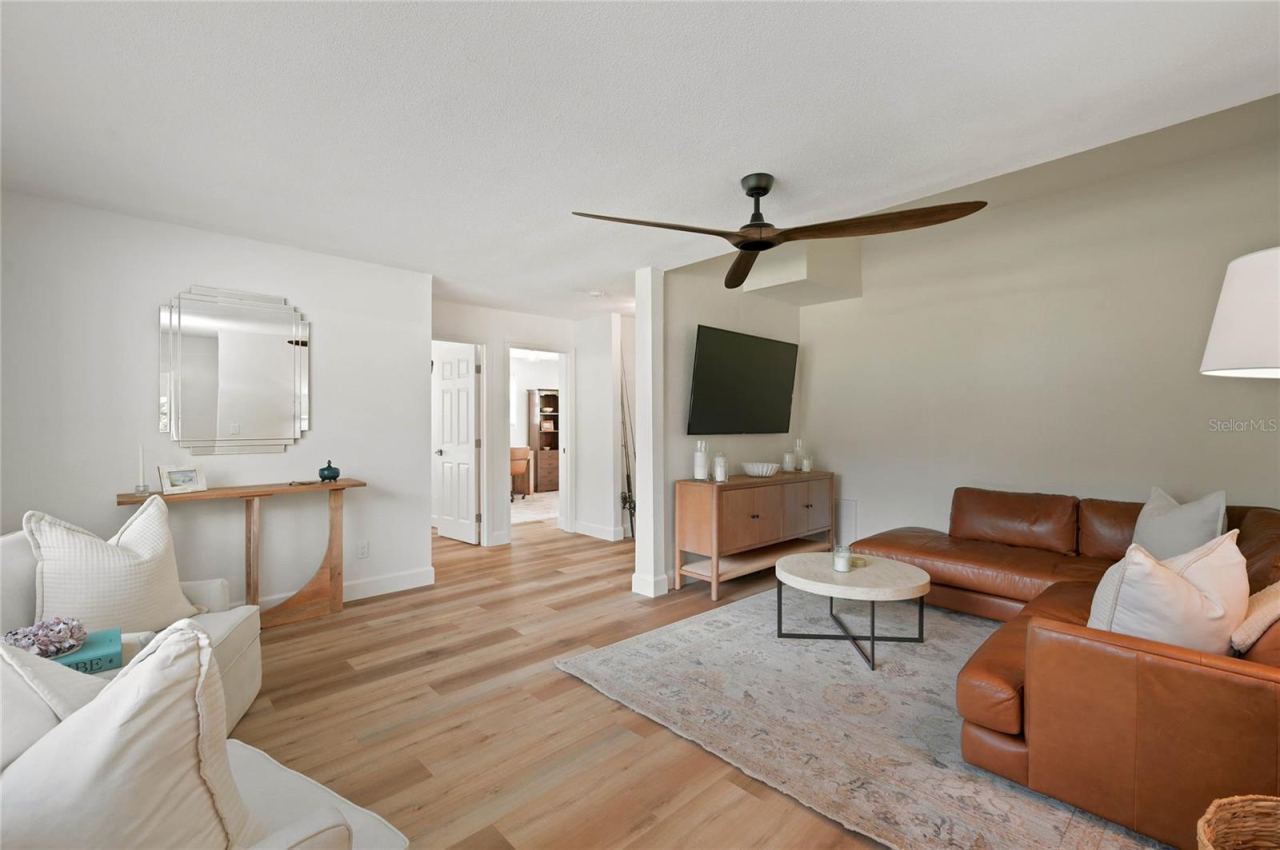 Photo 18 of 20: living room-lots of space but cosy