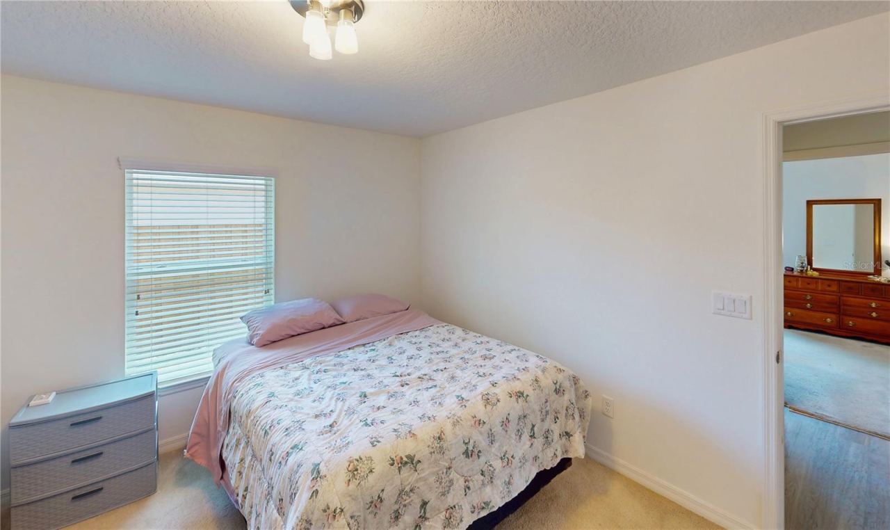 Photo 16 of 20: Front Bedroom
