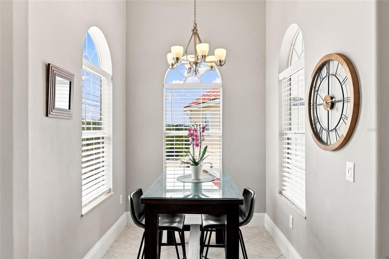 Photo 5 of 20: Breakfast Nook of 418B