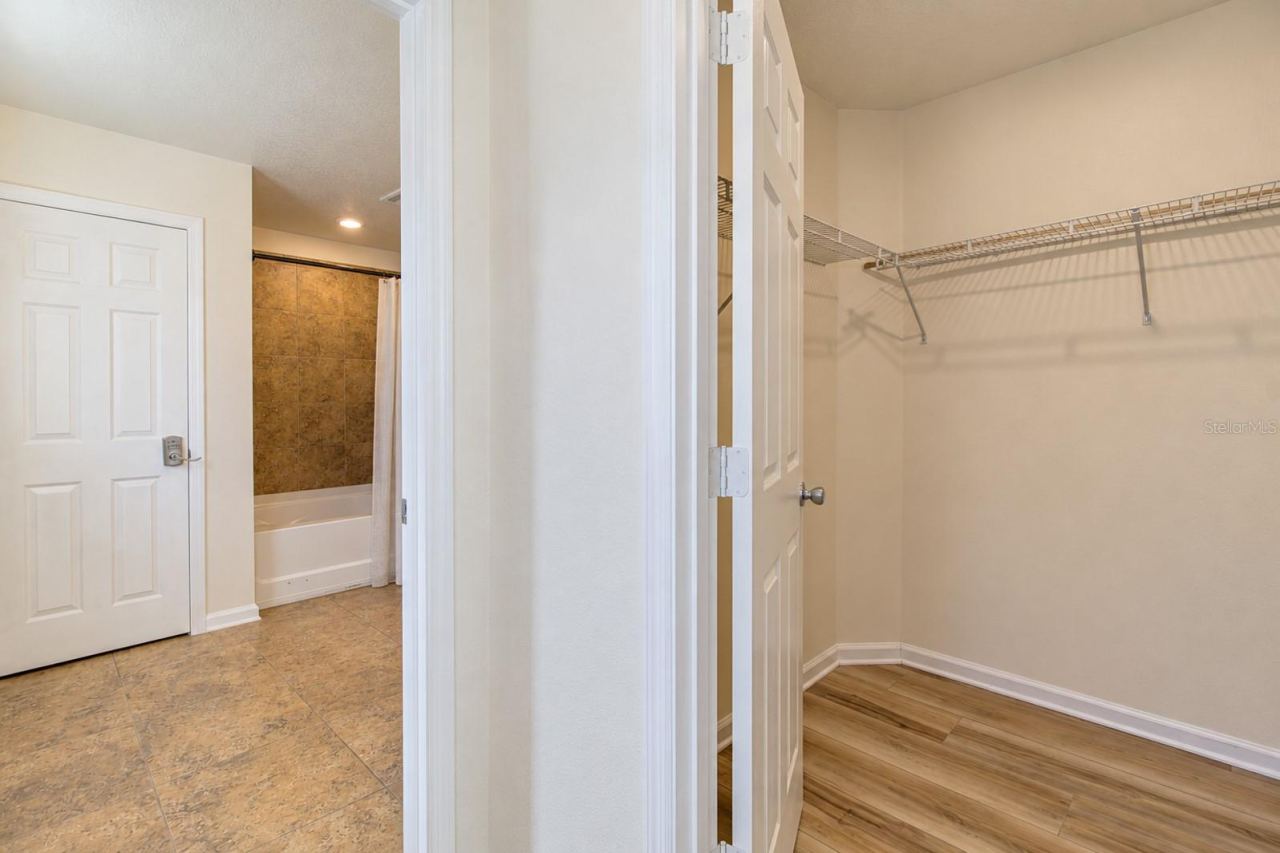 Photo 17 of 20: Large Walk-In Closet