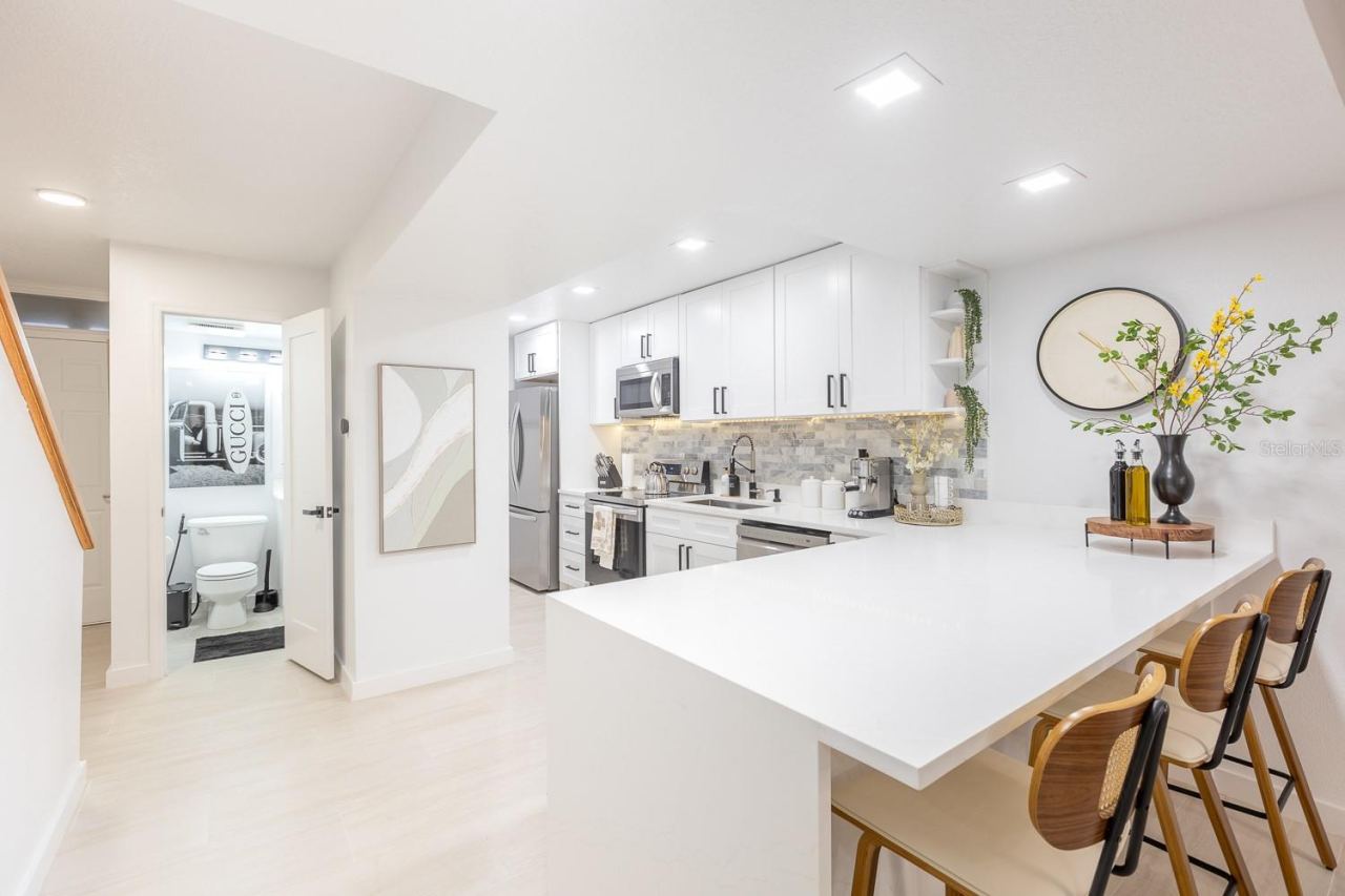 Photo 3 of 20