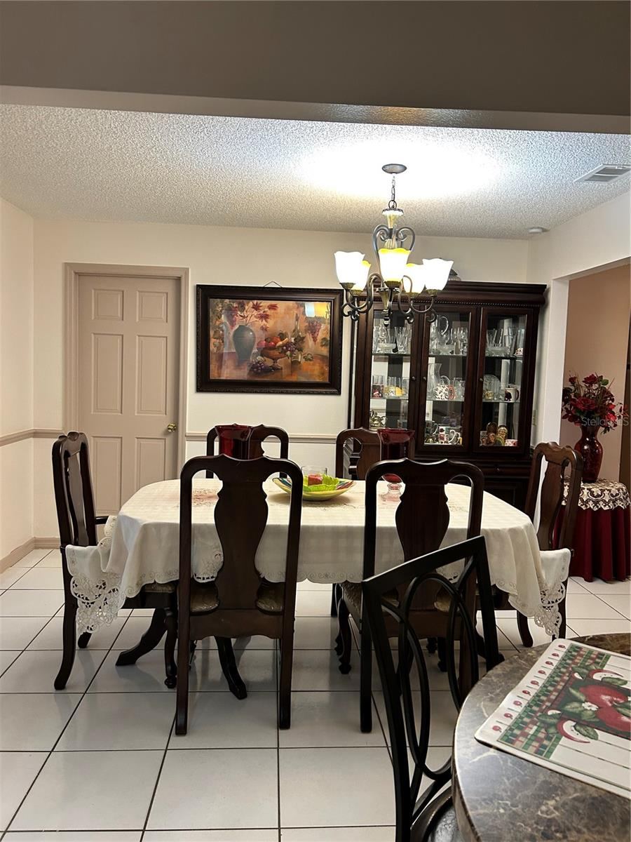 Photo 7 of 20: Dining Room