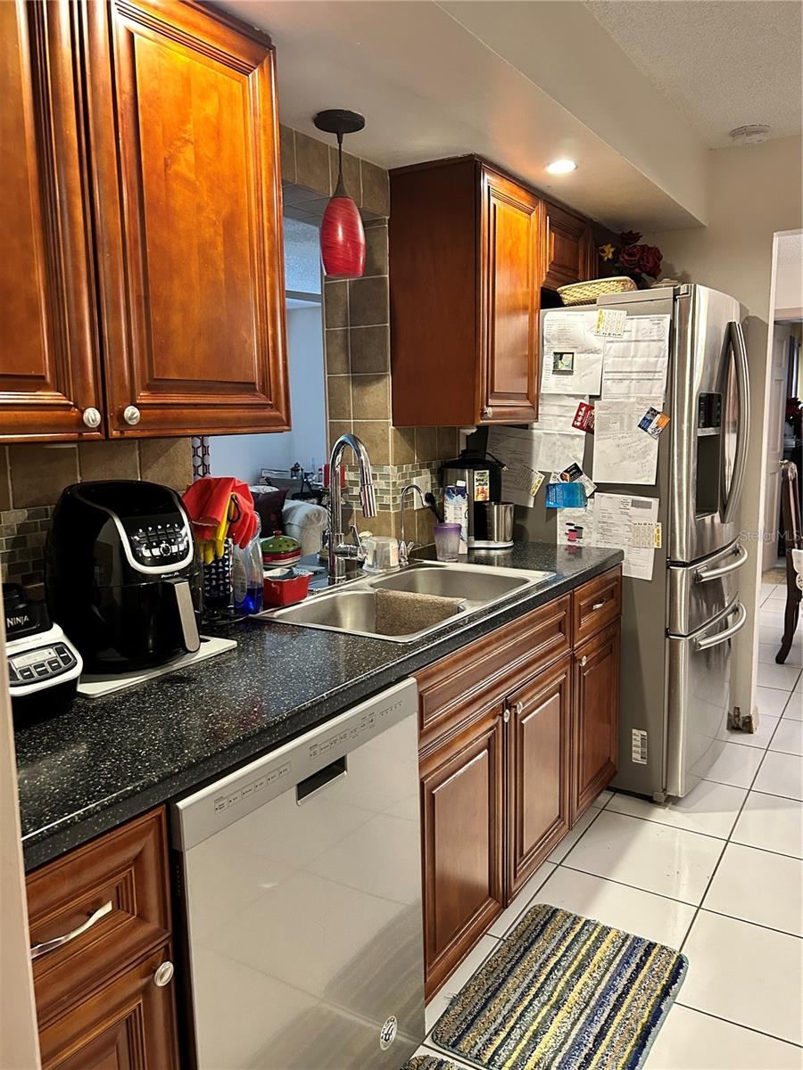 Photo 11 of 20: Kitchen