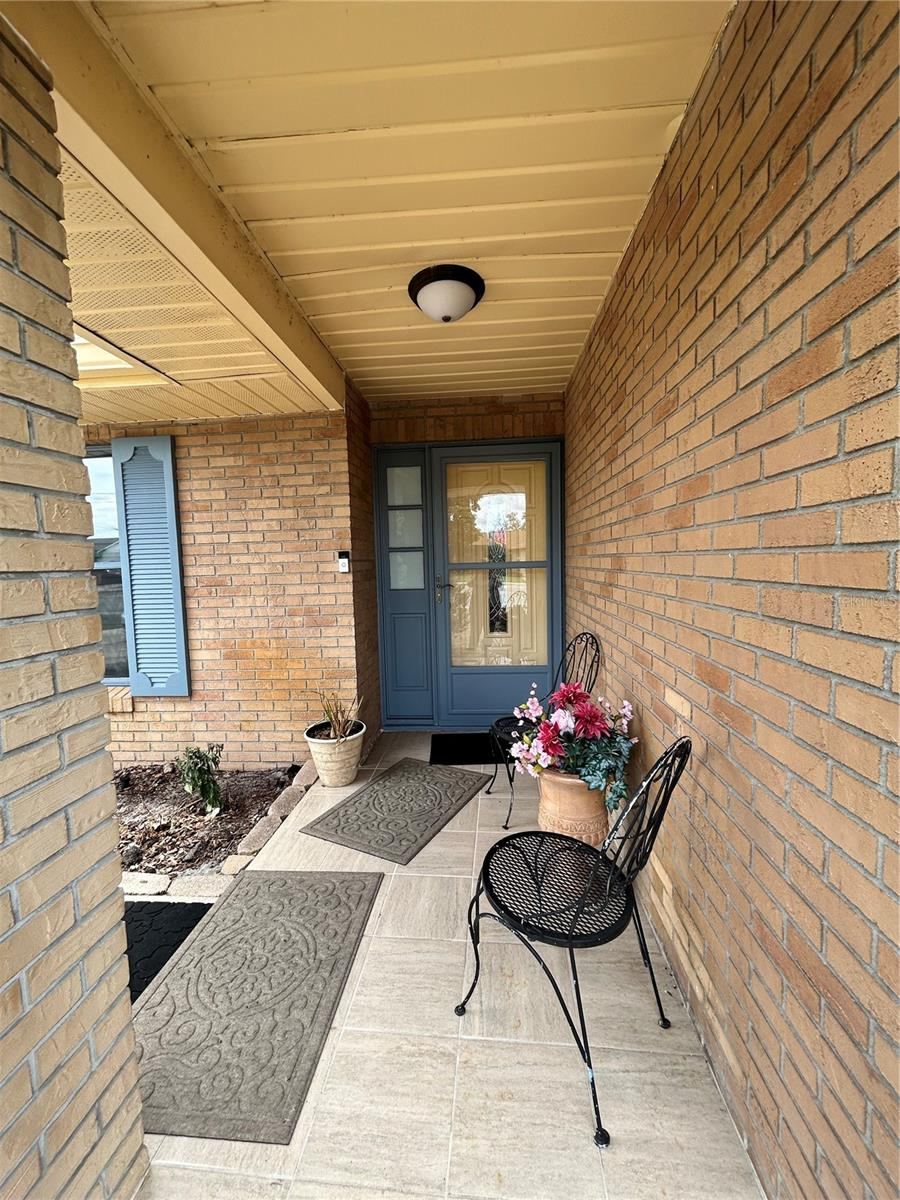 Photo 2 of 20: Front Entrance
