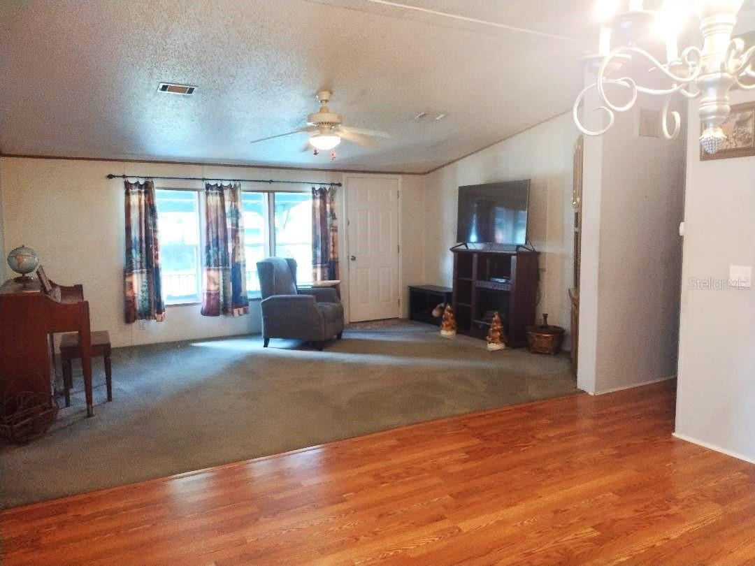 Photo 9 of 20