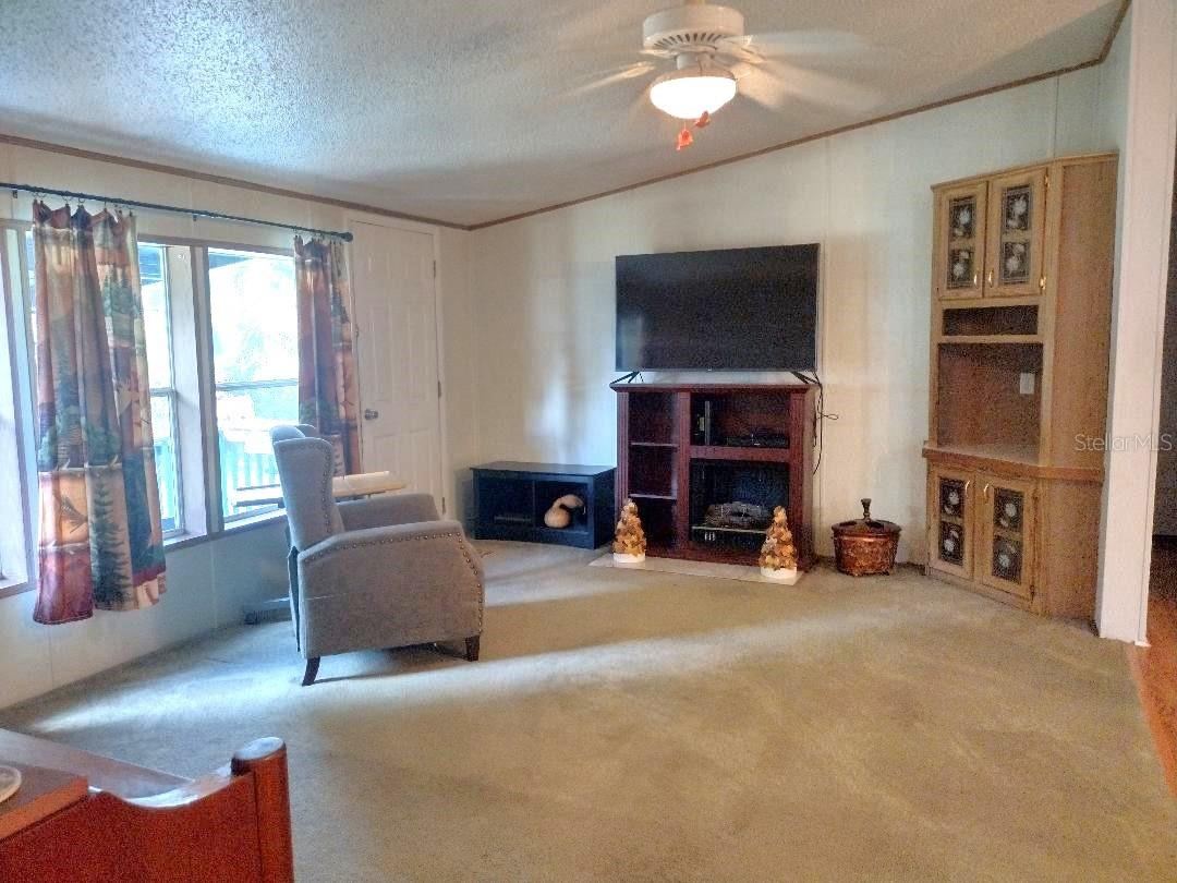 Photo 12 of 20