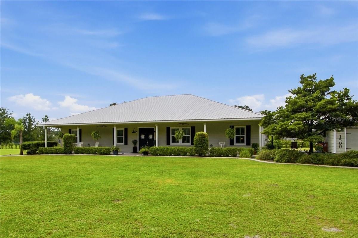 Photo 6 of 20: Close view of House