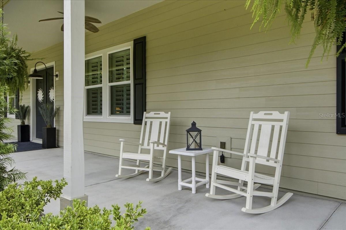 Photo 14 of 20: View of Front Open Porch from Drive Way