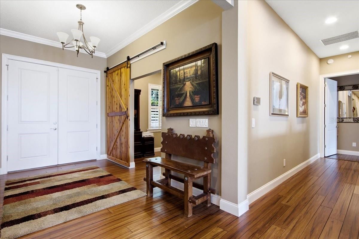 Photo 17 of 20: View of Entry Way Foyer