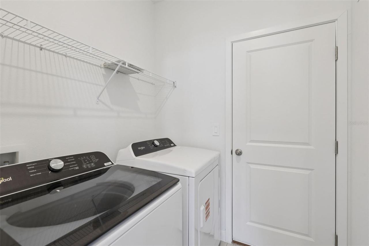 Photo 14 of 20: The interior photos are of another home with the same floor plan but different interior color package finishes. Some details may vary