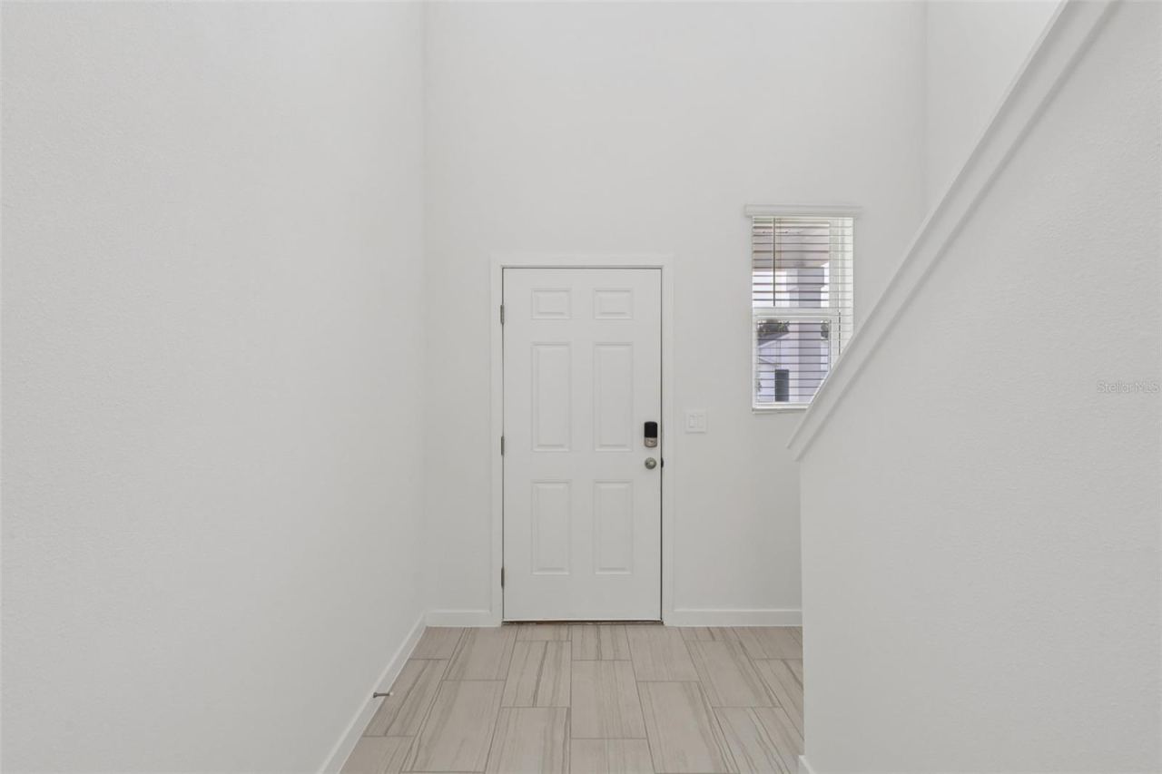 Photo 7 of 20: The interior photos are of another home with the same floor plan but different interior color package finishes. Some details may vary