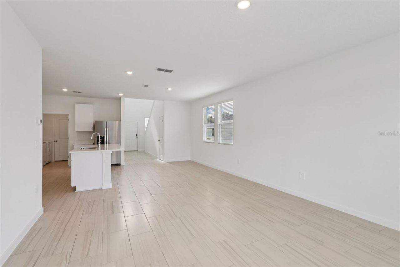 Photo 9 of 20: The interior photos are of another home with the same floor plan but different interior color package finishes. Some details may vary