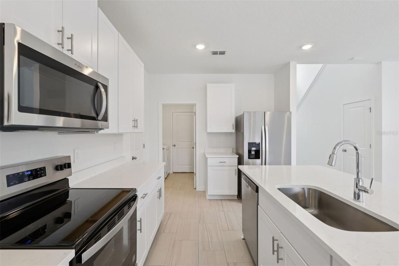 Photo 11 of 20: The interior photos are of another home with the same floor plan but different interior color package finishes. Some details may vary