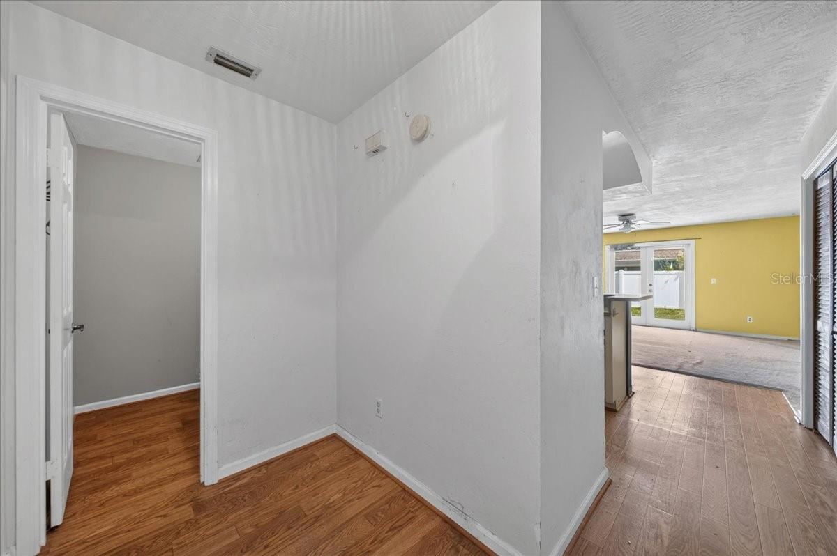 Photo 7 of 20: Unit 841 foyer and view towards the living area