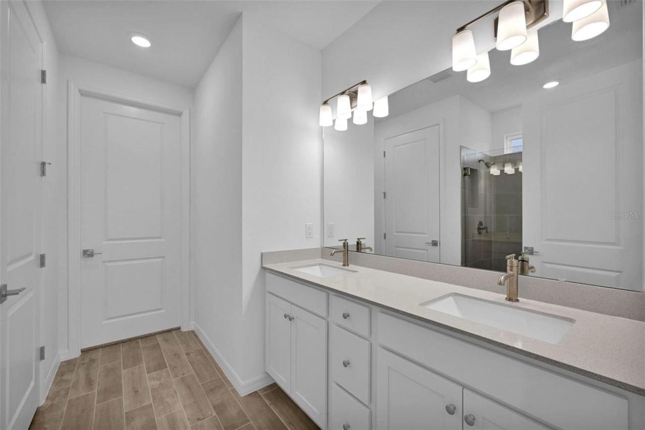 Photo 15 of 20: Maritime Owner's Bathroom