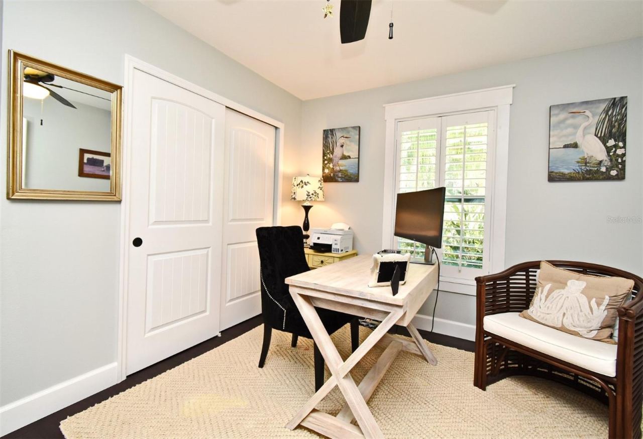 Photo 19 of 20: DEN / OFFICE