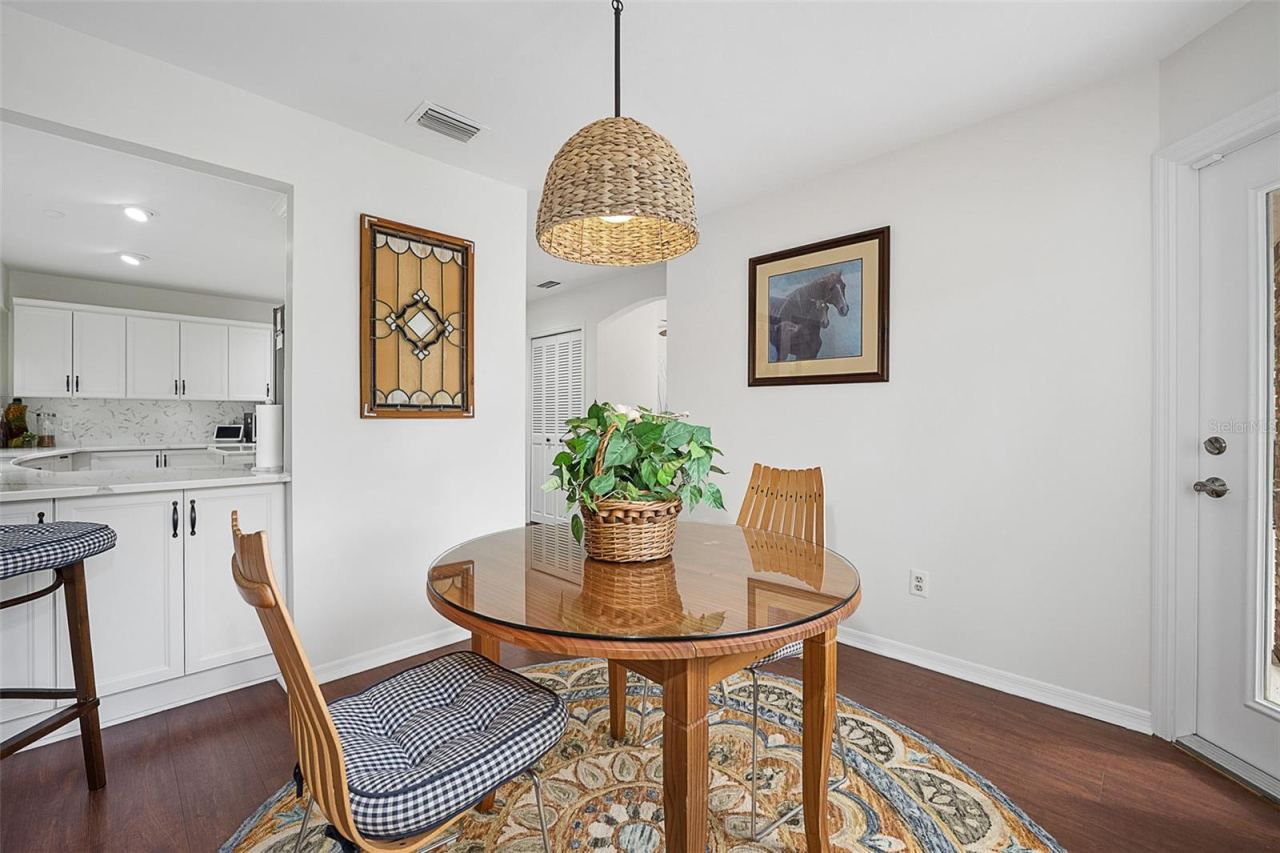 Photo 9 of 20: Breakfast nook