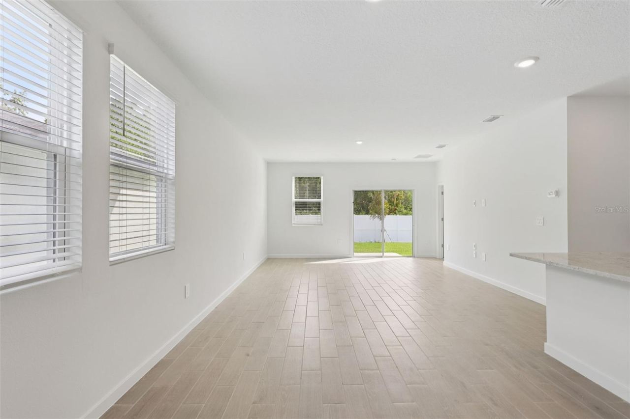 Photo 7 of 18: The interior photos are of another home with the same floor plan and interior finishes. Some details may vary