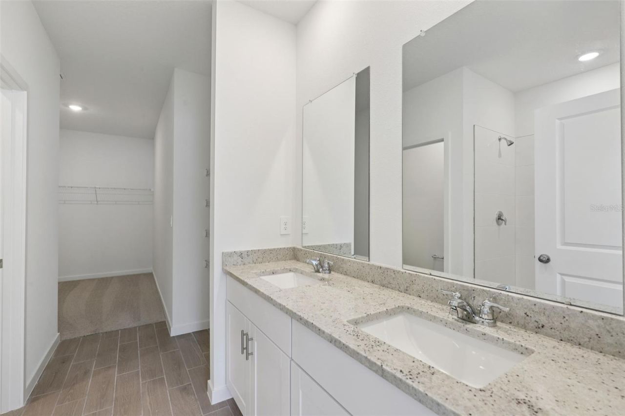 Photo 16 of 18: The interior photos are of another home with the same floor plan and interior finishes. Some details may vary