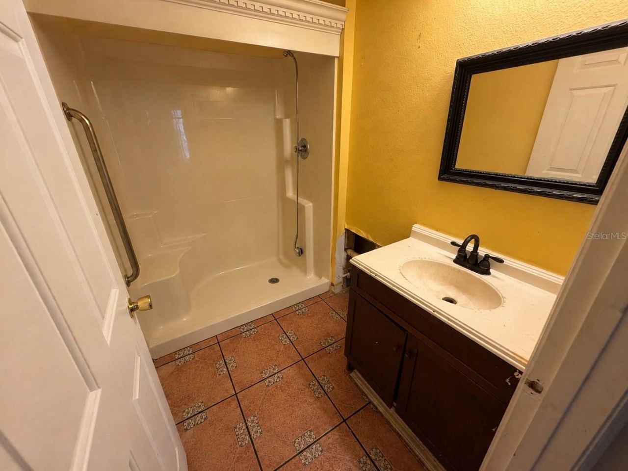 Photo 11 of 13: Guest Bath