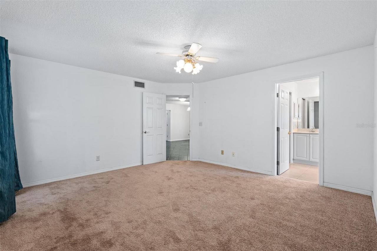 Photo 16 of 20