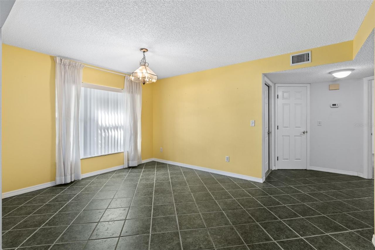 Photo 11 of 20