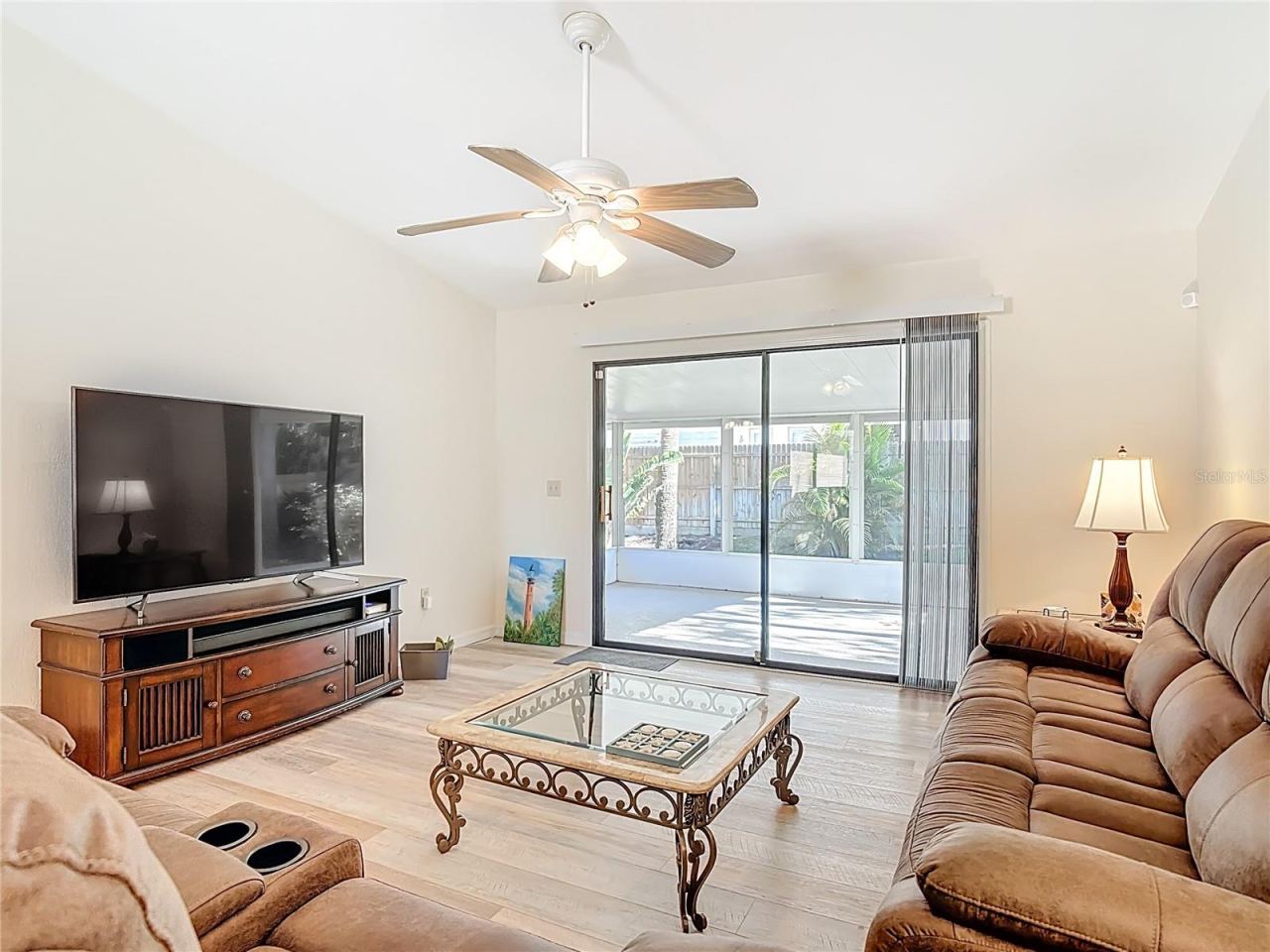 Photo 15 of 20: furnished