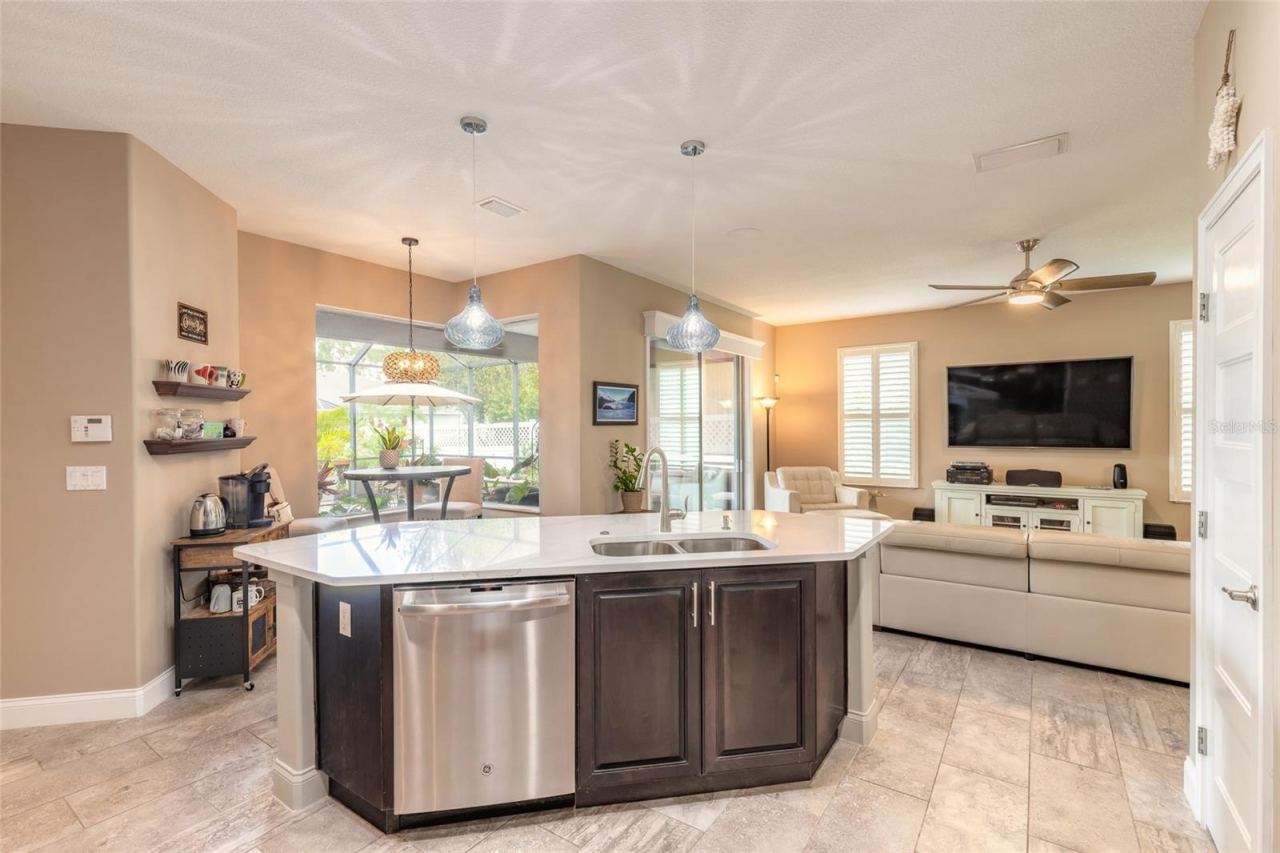 Photo 6 of 20