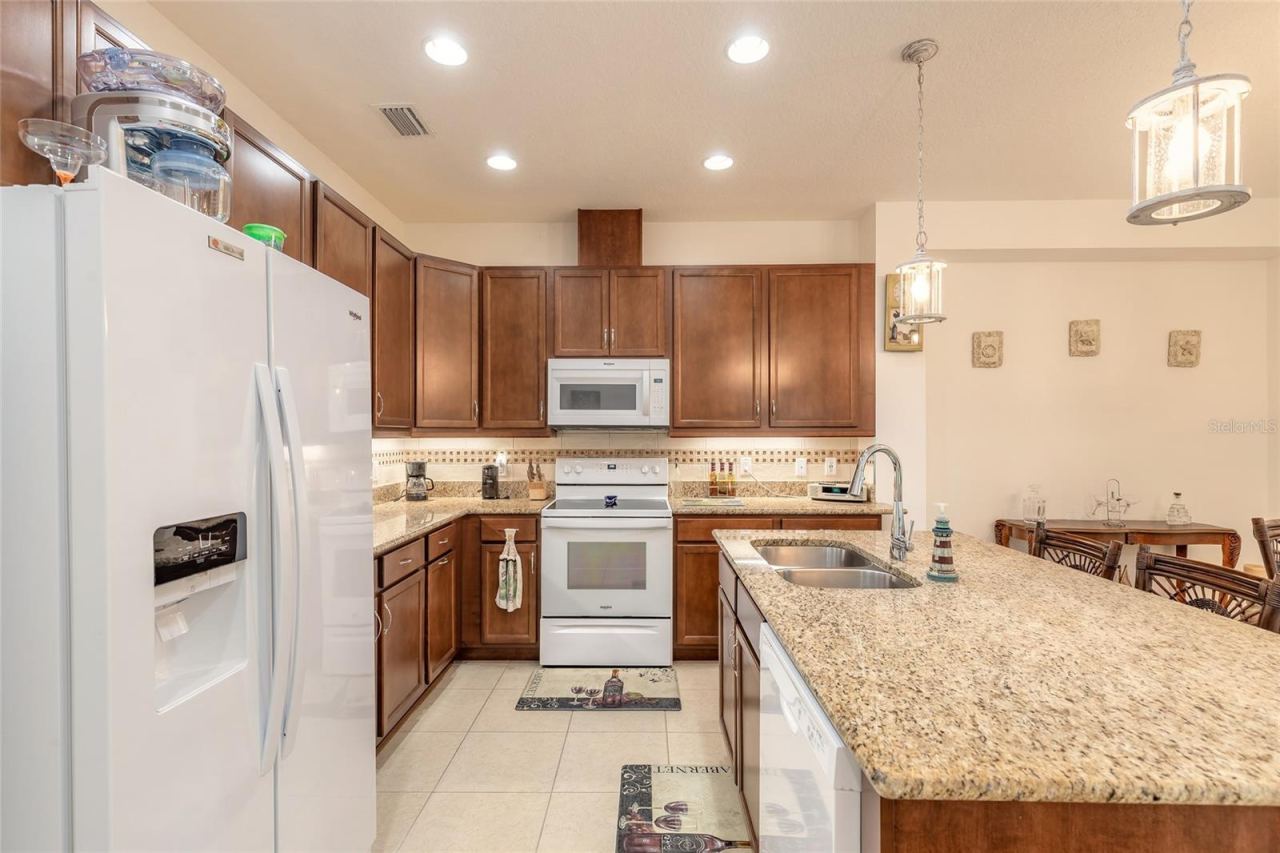 Photo 16 of 20: Under cabinet lighting