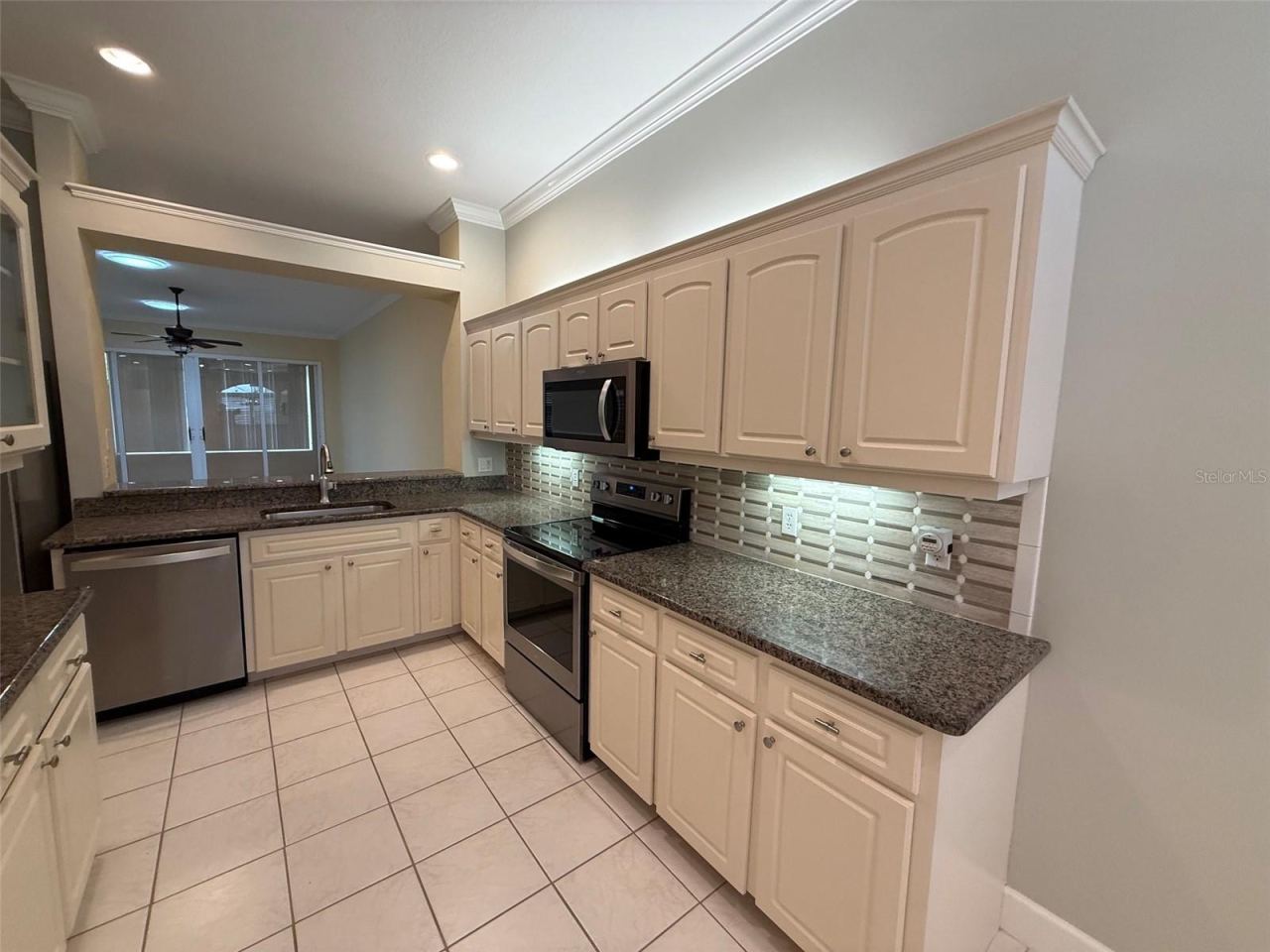 Photo 7 of 20: Kitchen