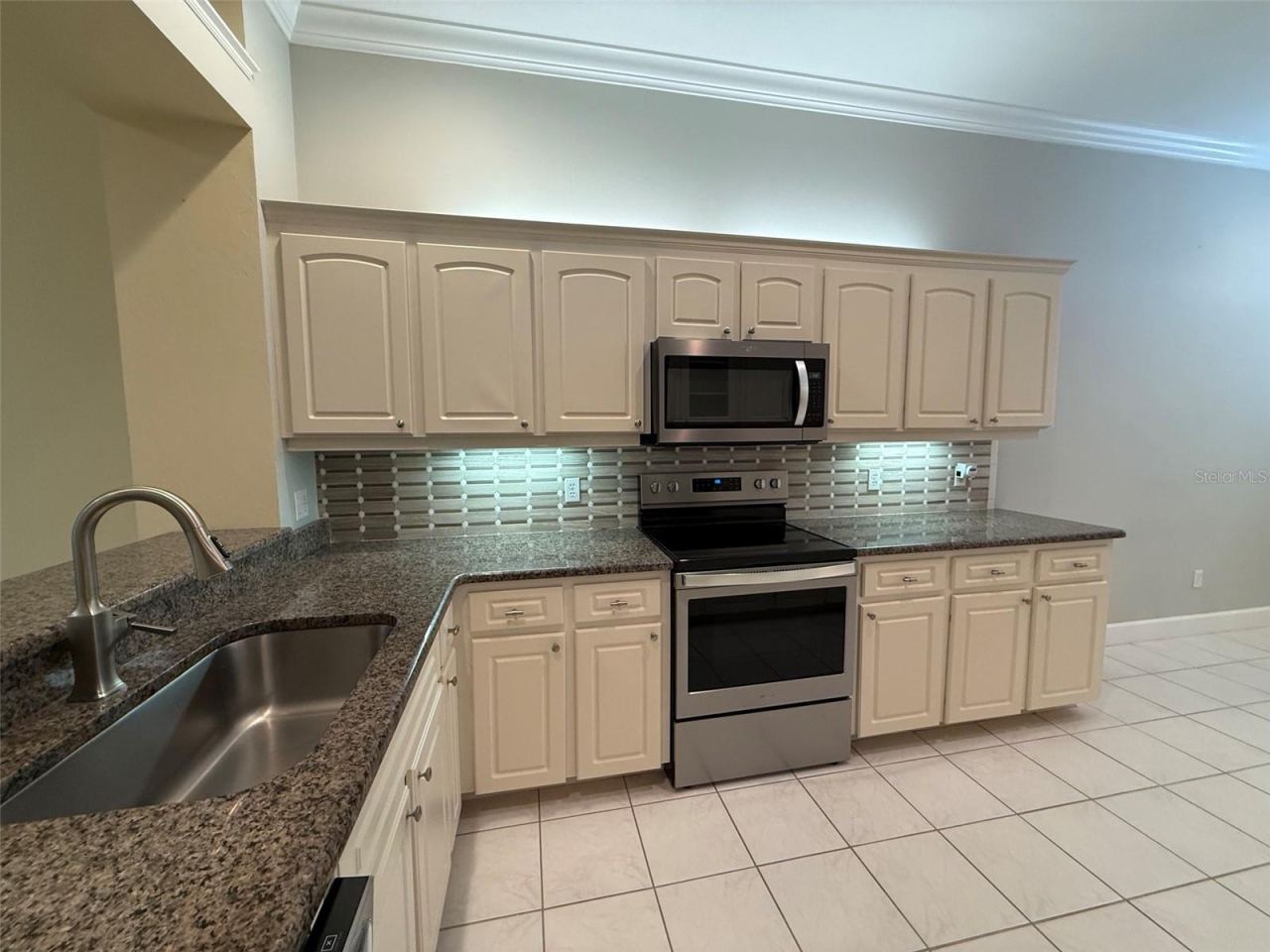 Photo 8 of 20: Kitchen