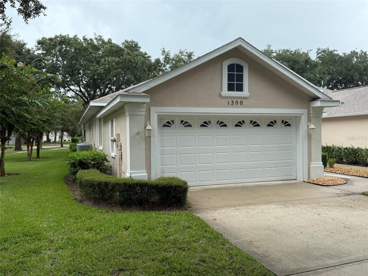Photo 2 of 20: Front