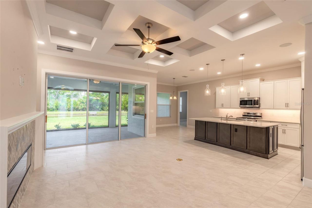 Photo 7 of 20: Open Floor Plan
