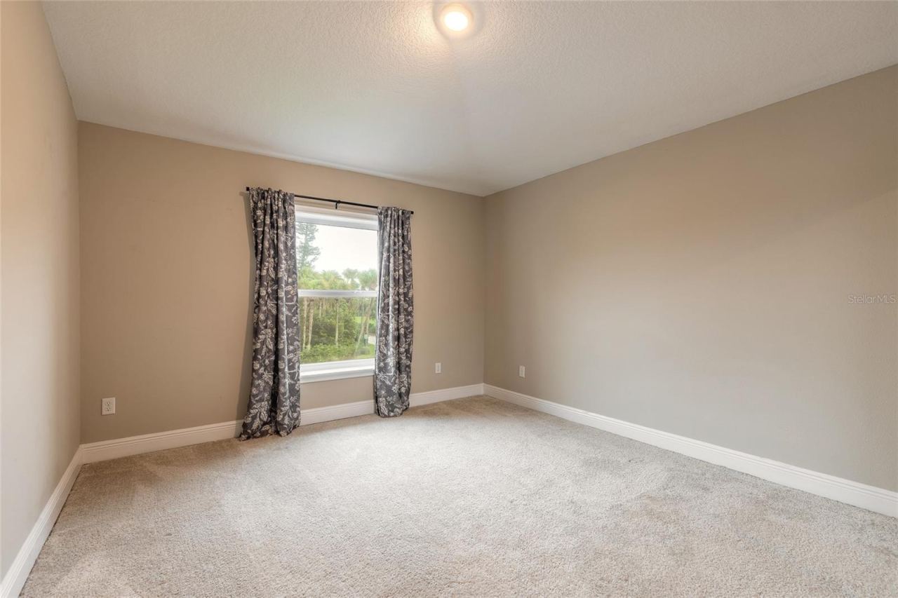 Photo 18 of 20