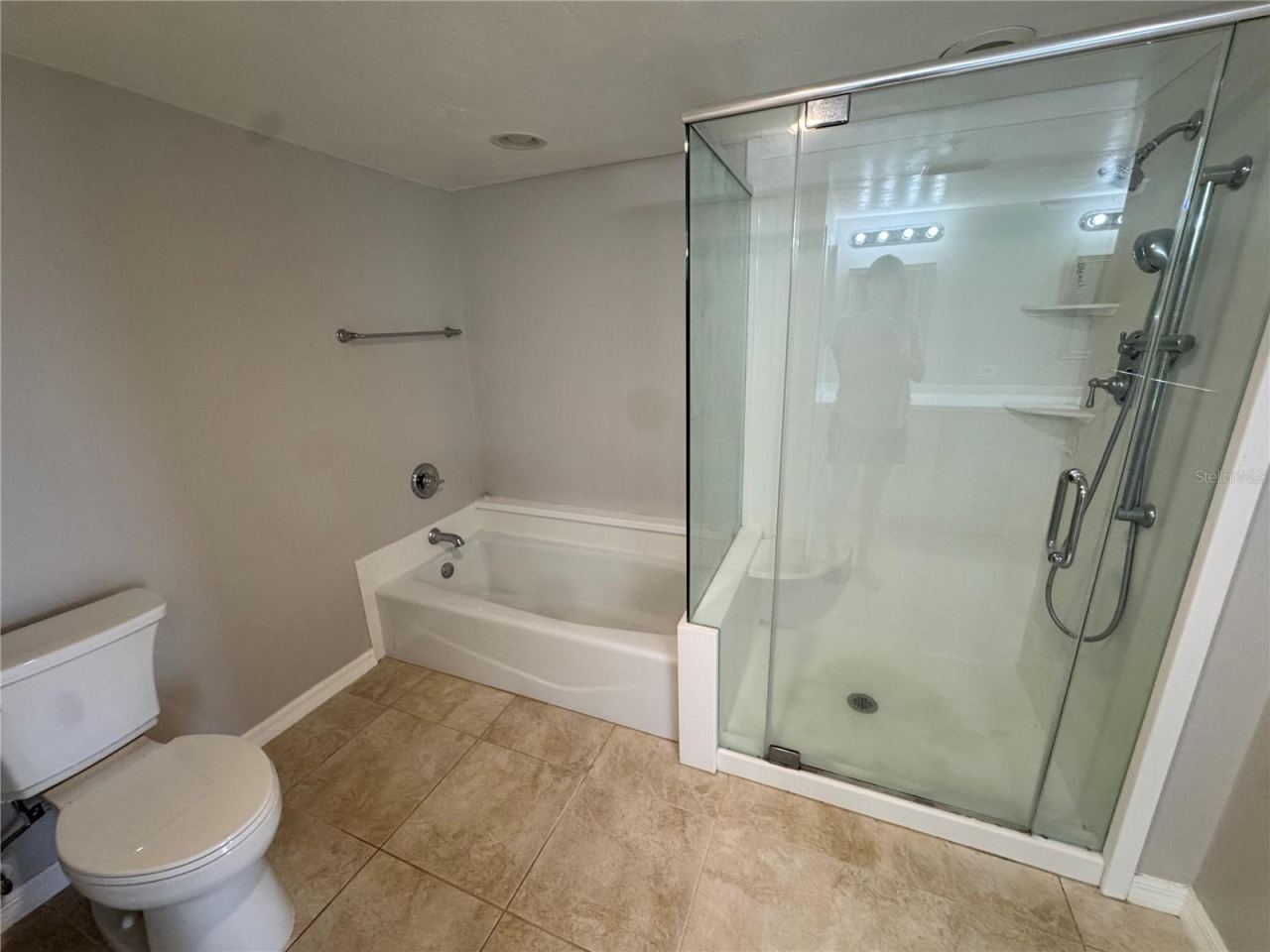Photo 17 of 20: Primary bathroom