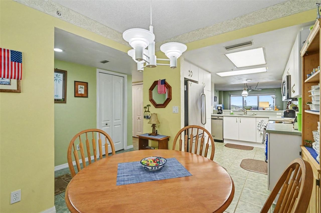 Photo 10 of 20: Dining area