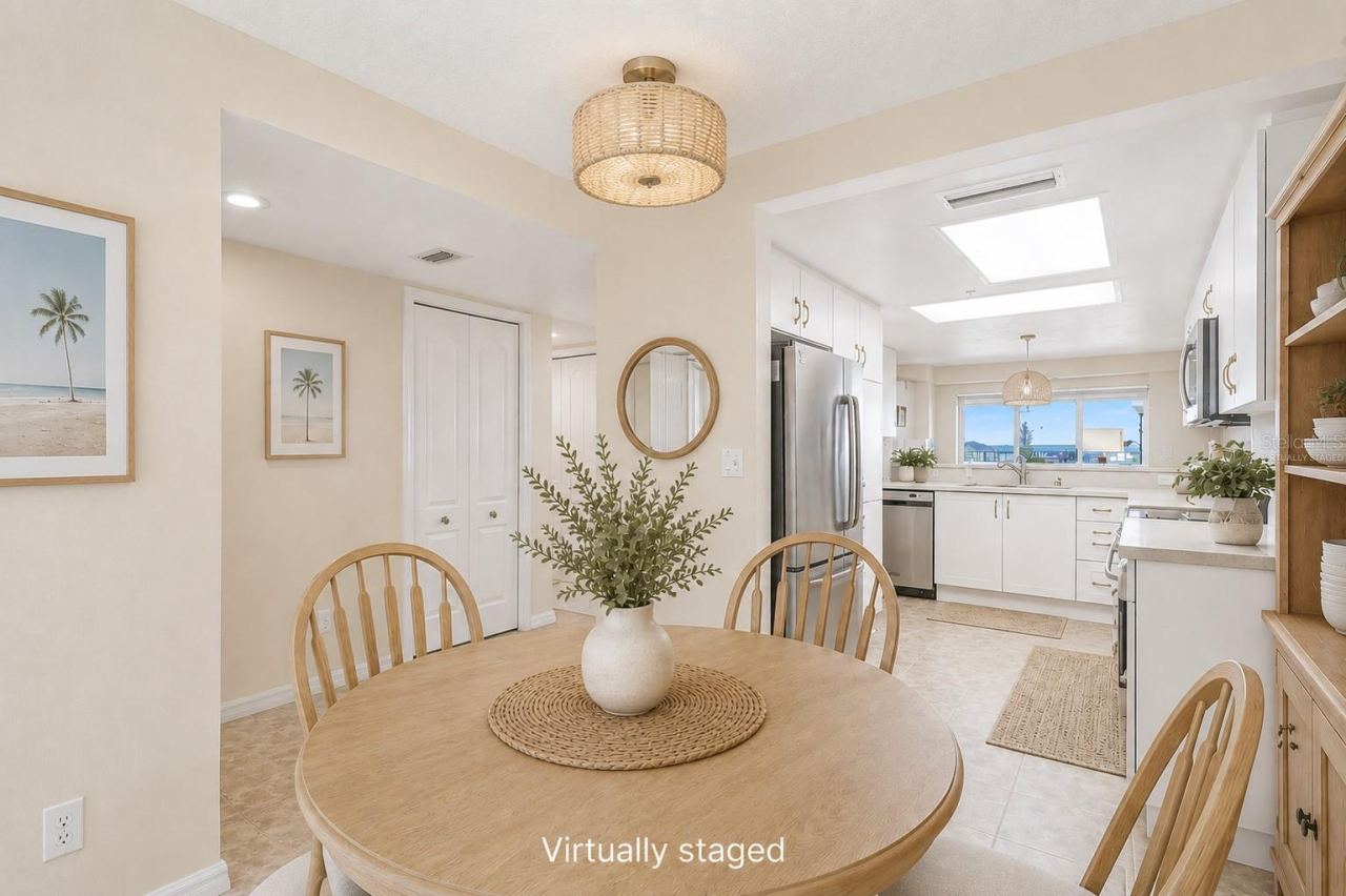 Photo 9 of 20: Virtually staged dining area