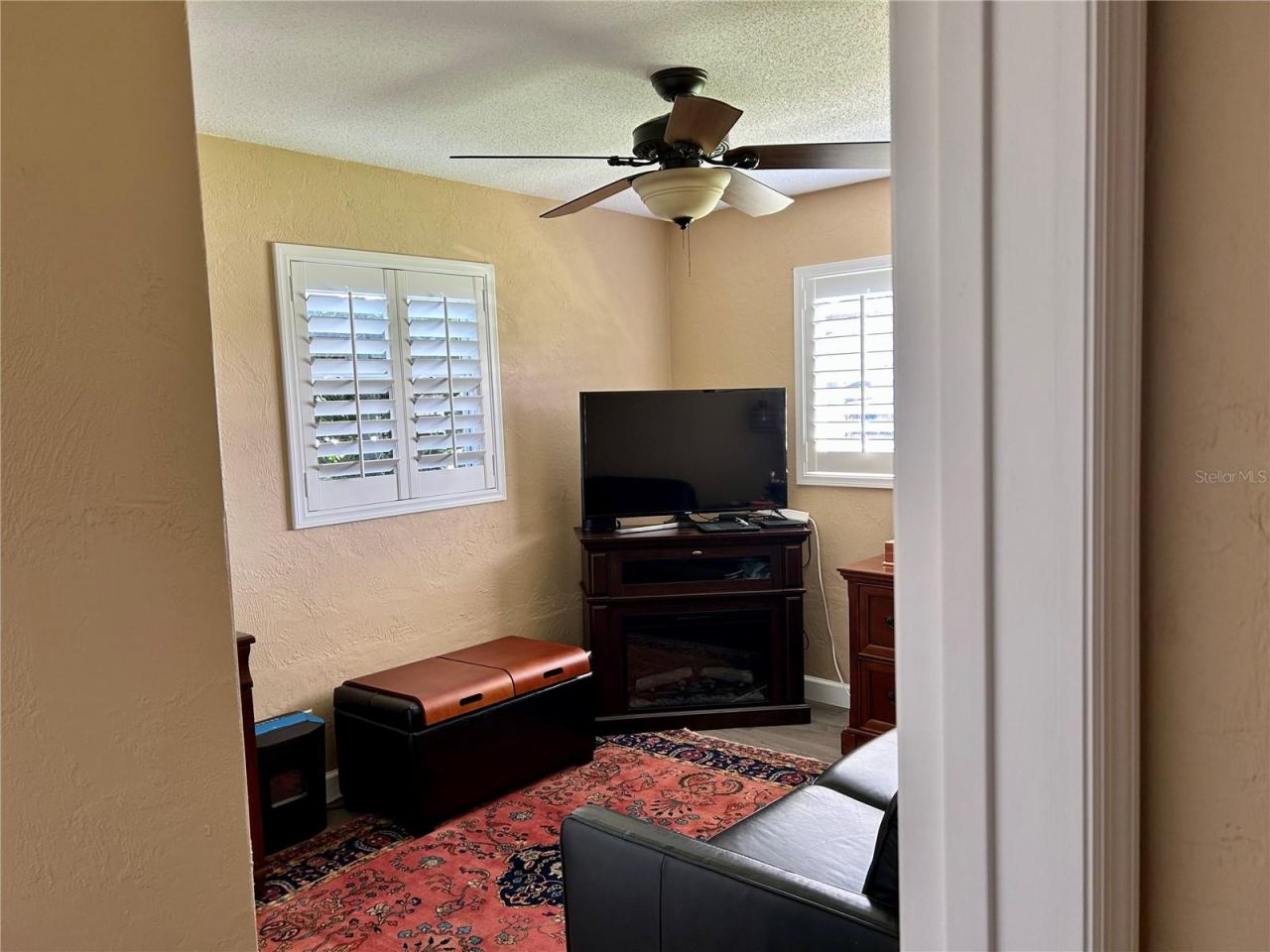 Photo 16 of 20: 1638 Paradise 3rd Bedroom From Doorway