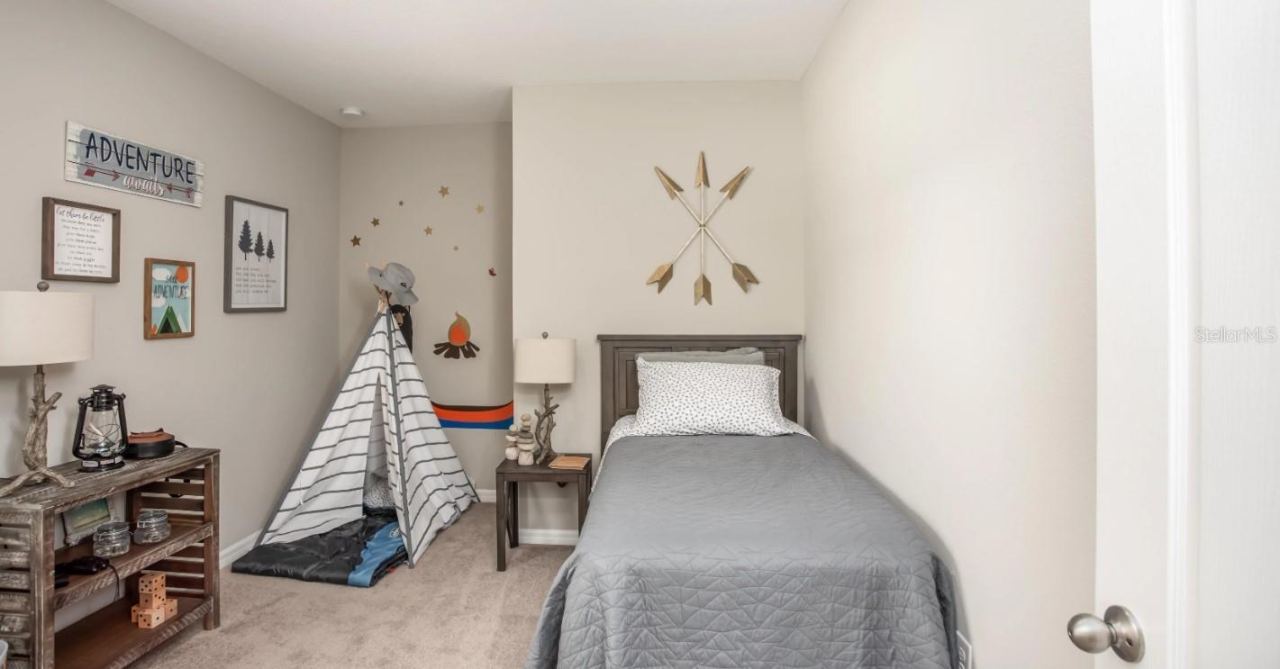 Photo 19 of 20: Model home - actual features may vary.