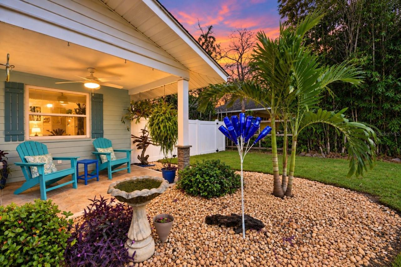 Photo 9 of 20: Enjoy front porch and rear lanai outdoor living.