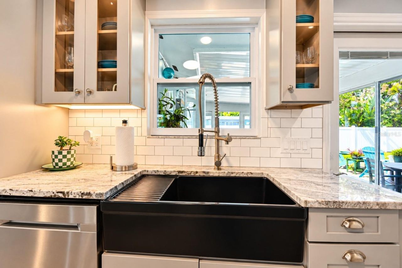 Photo 13 of 20: Kitchen sink has a window!
