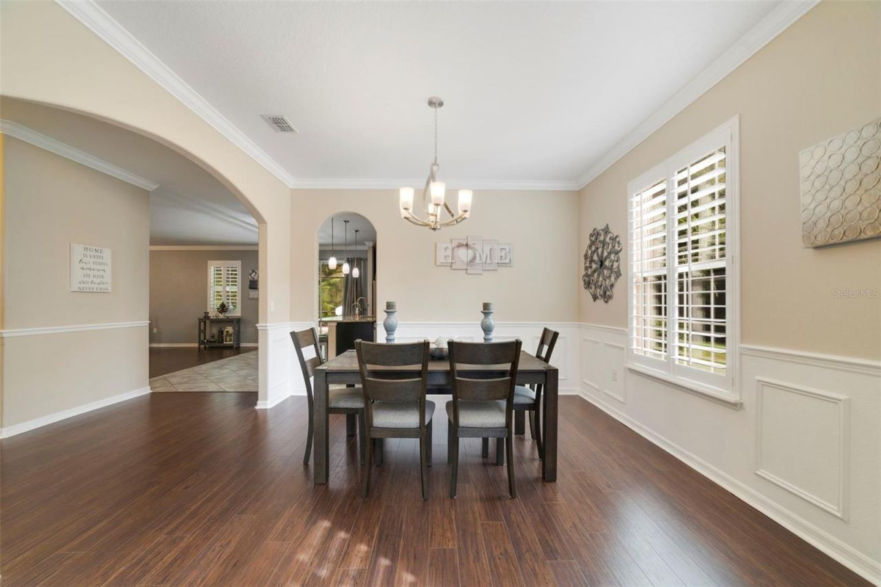Photo 7 of 20: Dining Room