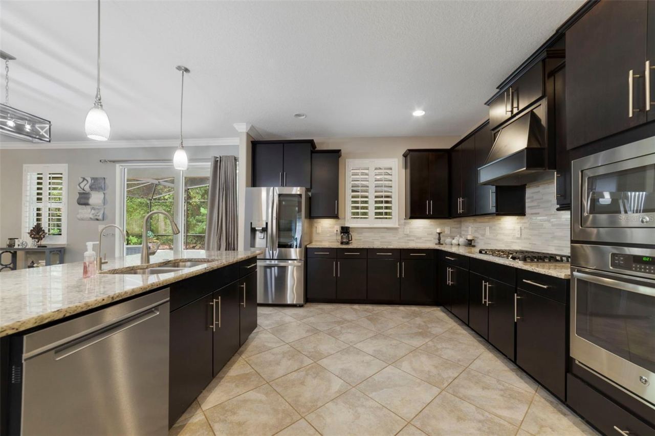 Photo 3 of 20: Kitchen