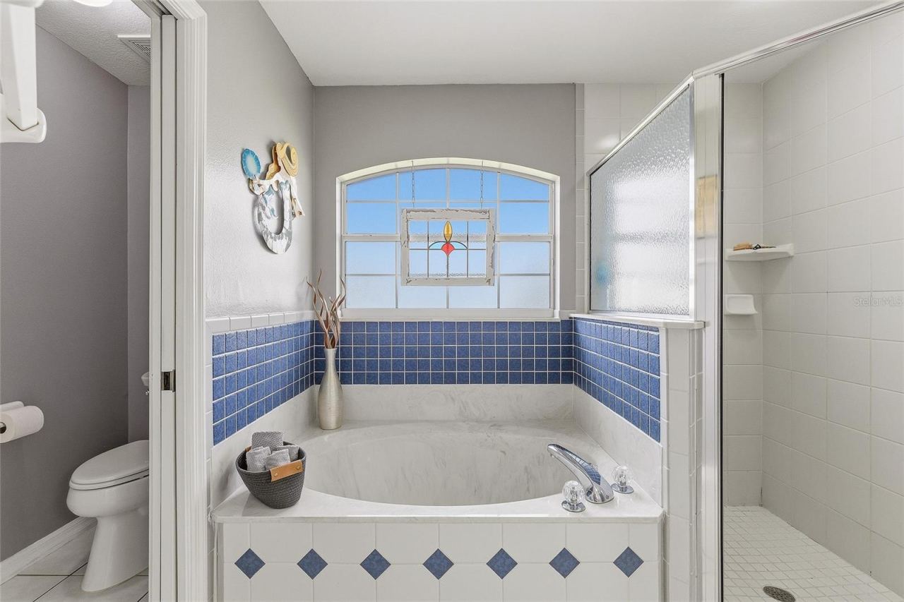 Photo 19 of 20: Soaking Tub, Separate Shower & Water Room