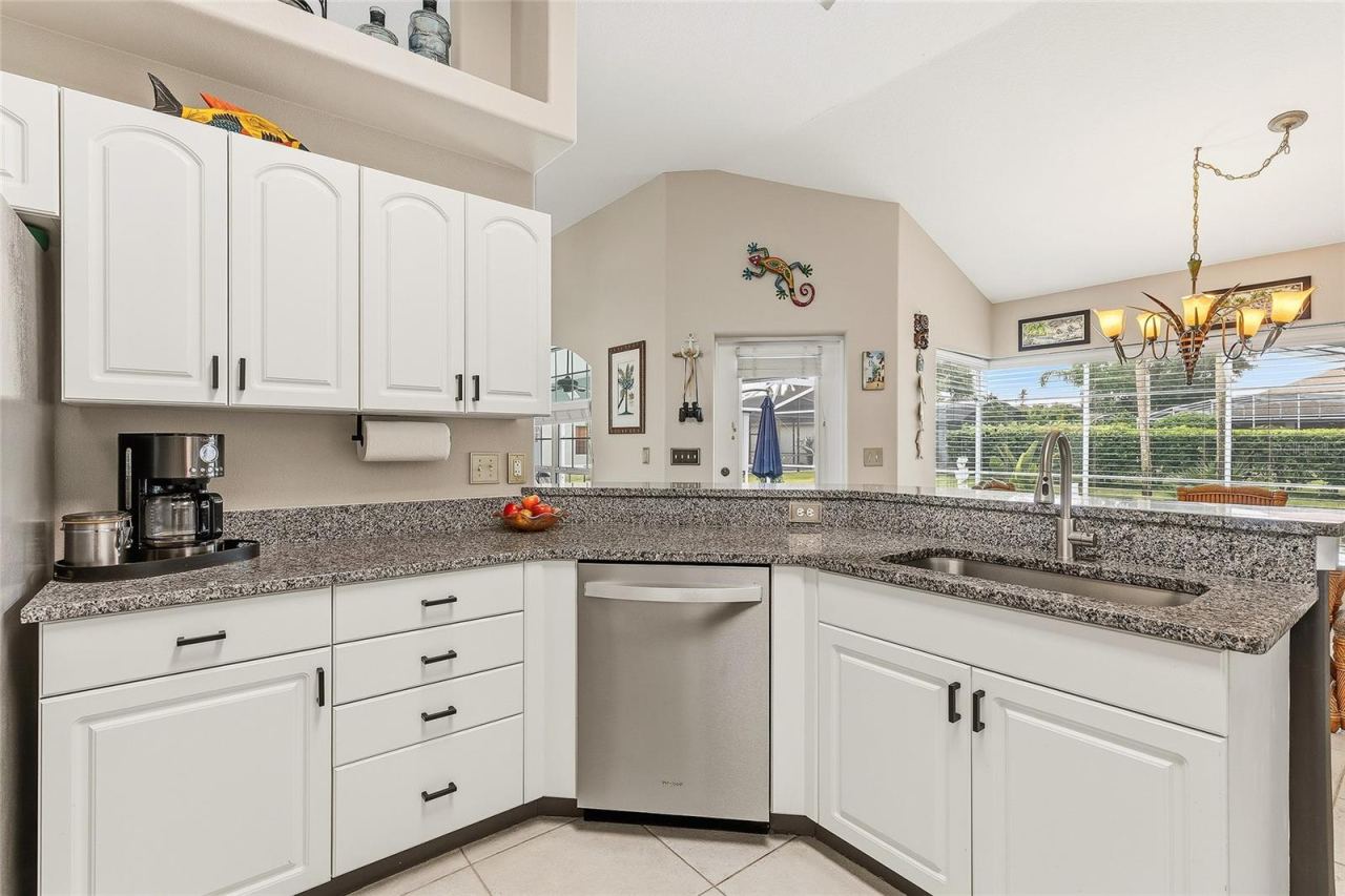 Photo 9 of 20: Spacious Kitchen