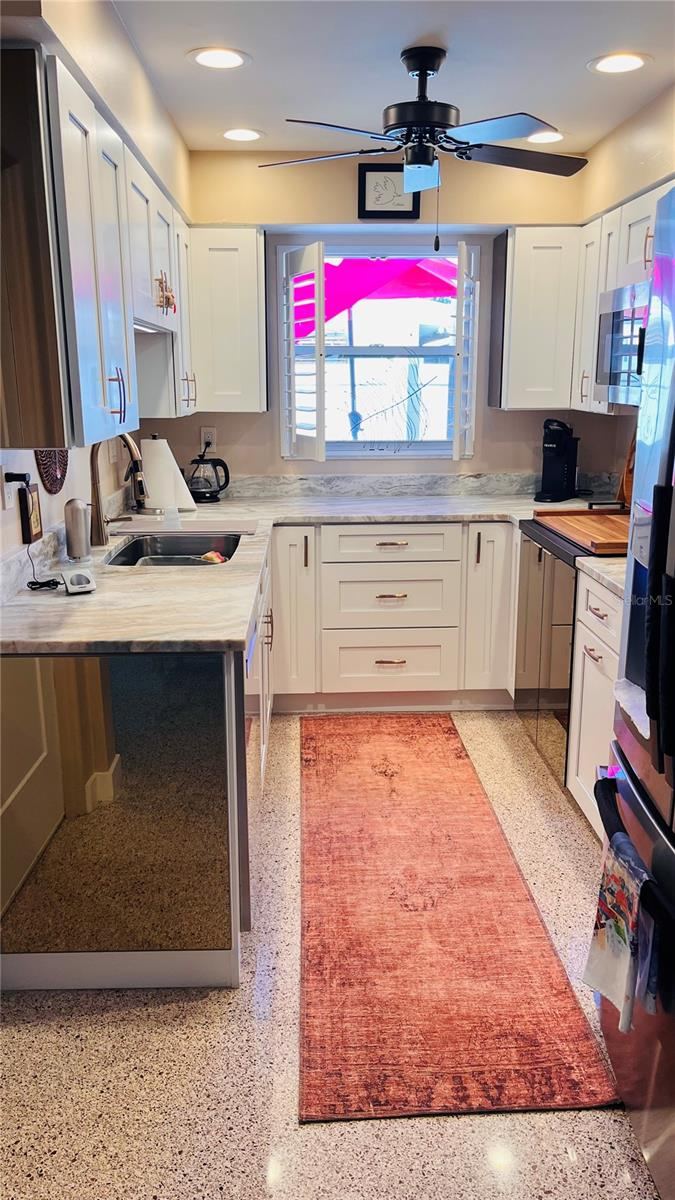 Photo 5 of 20: KITCHEN