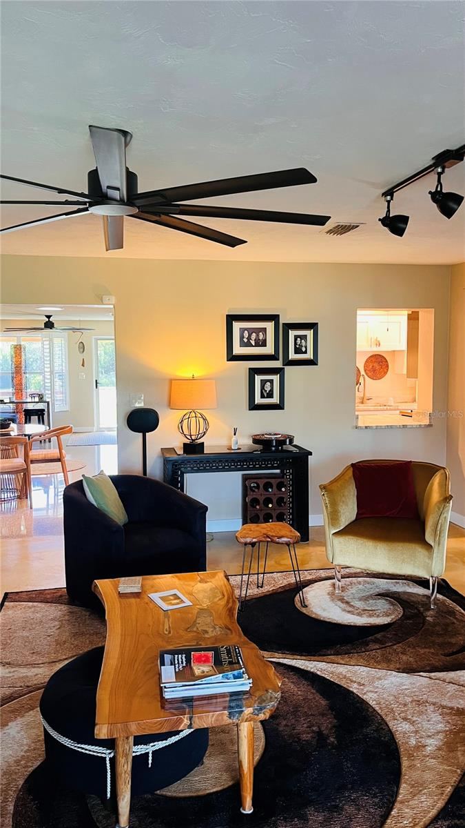 Photo 8 of 20: FAMILY ROOM